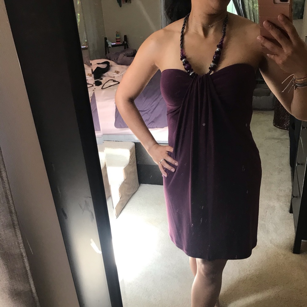 Fun short dress, no need for a necklace!